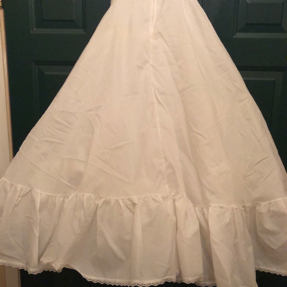 Crinoline slip